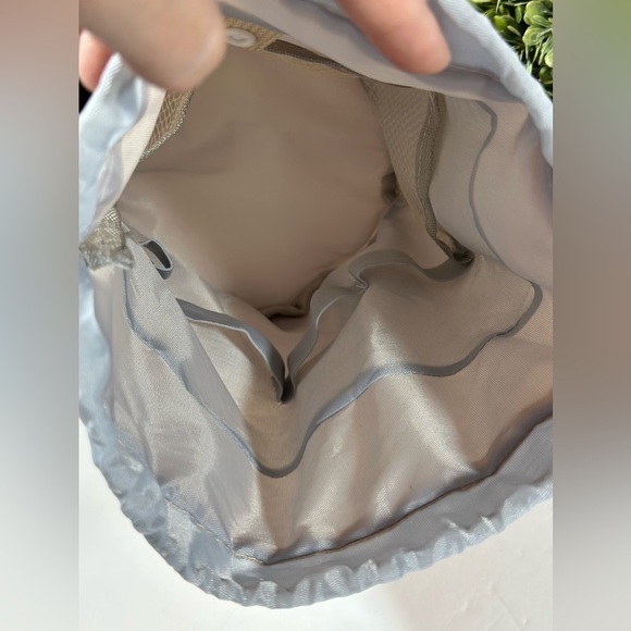 Wind BLOWS RIVER FLOWS Multifunction Drawstring Travel Cosmetics Toiletries Bag - Picture 7 of 8